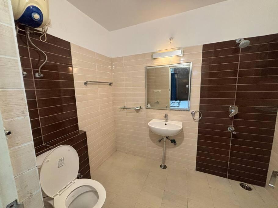 The Grand Ganga Room 2 Near Sangam Prayagraj Luaran gambar